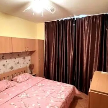Apartment Spacious Sunny 2 Bedroom Fits 6 *